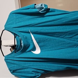 XL Turqoise Nike Shirt